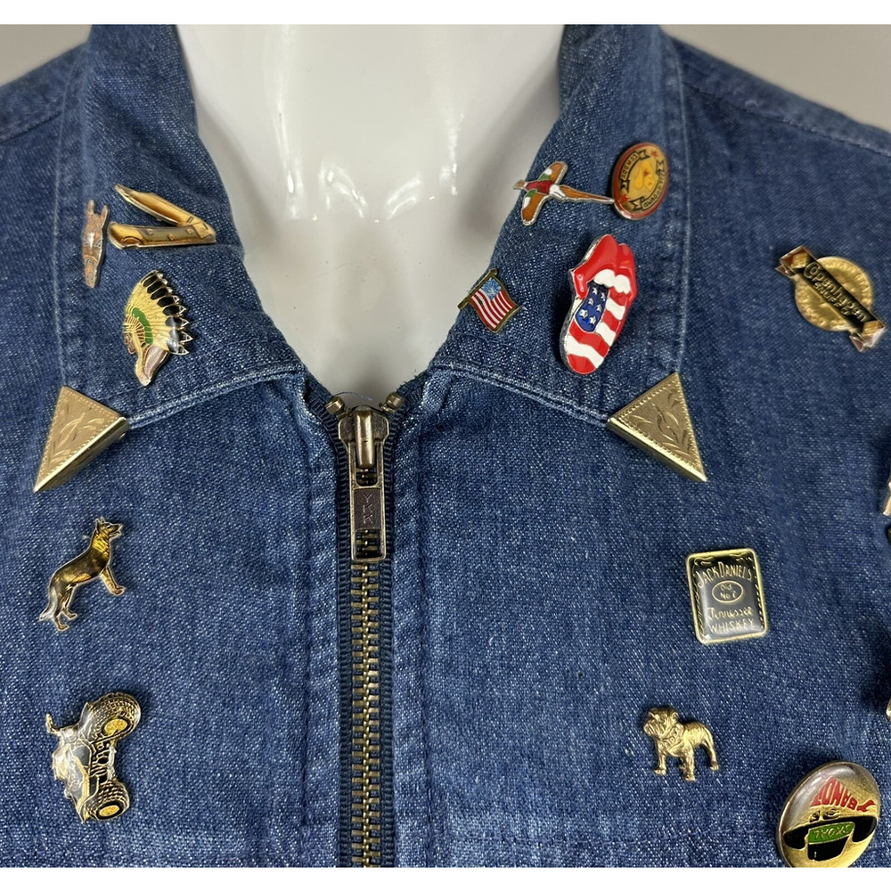 Denim Zip Front vest With 30 + Vintage Pin Collection - Picture 4 of 16